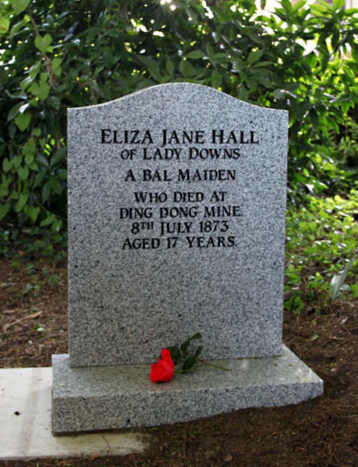 Memorial stone for Eliza Jane Hall erected in 2013 (photo: Pete Joseph) 